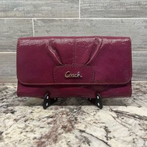 VINTAGE Coach Ashley Crimson Patent Leather Wallet - Excellent condition